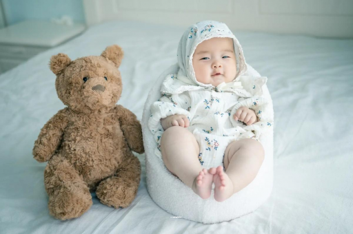 海南宝宝吃不饱母乳的症状